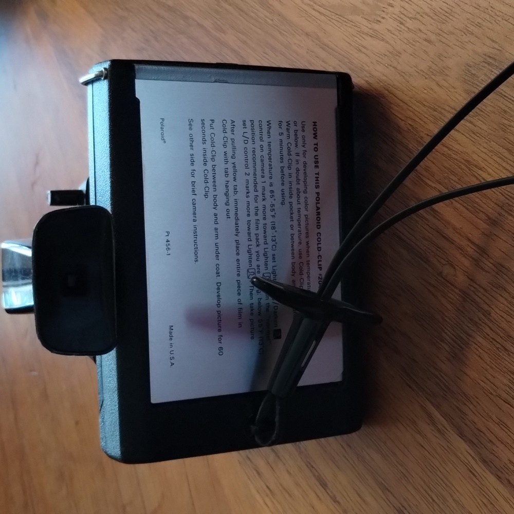 Polaroid Camera - Picture 4 of 8